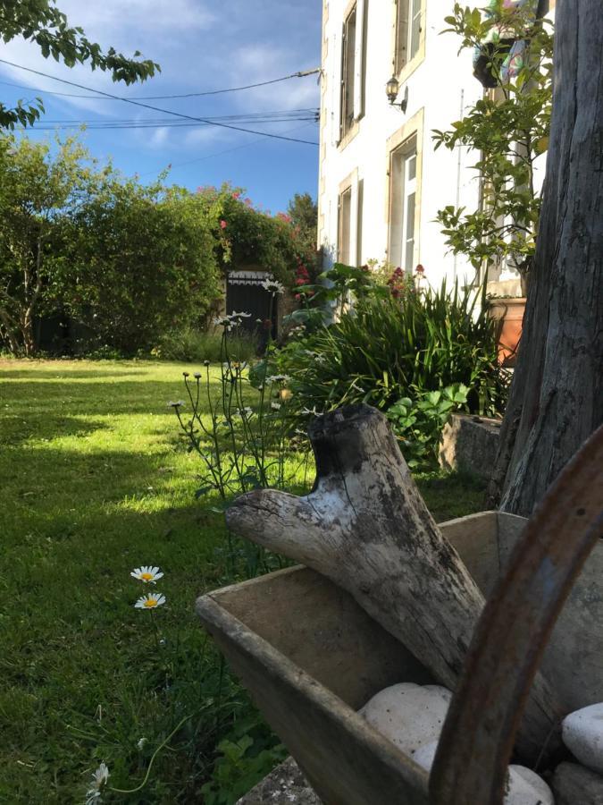 Bed and Breakfast Chez Guilhem Saint-Maixent-lʼÉcole Exterior foto